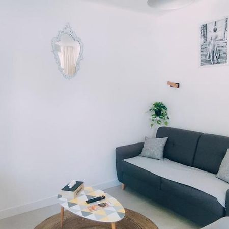Le Studio Des Tours - Parking Apartment Арл Екстериор снимка
