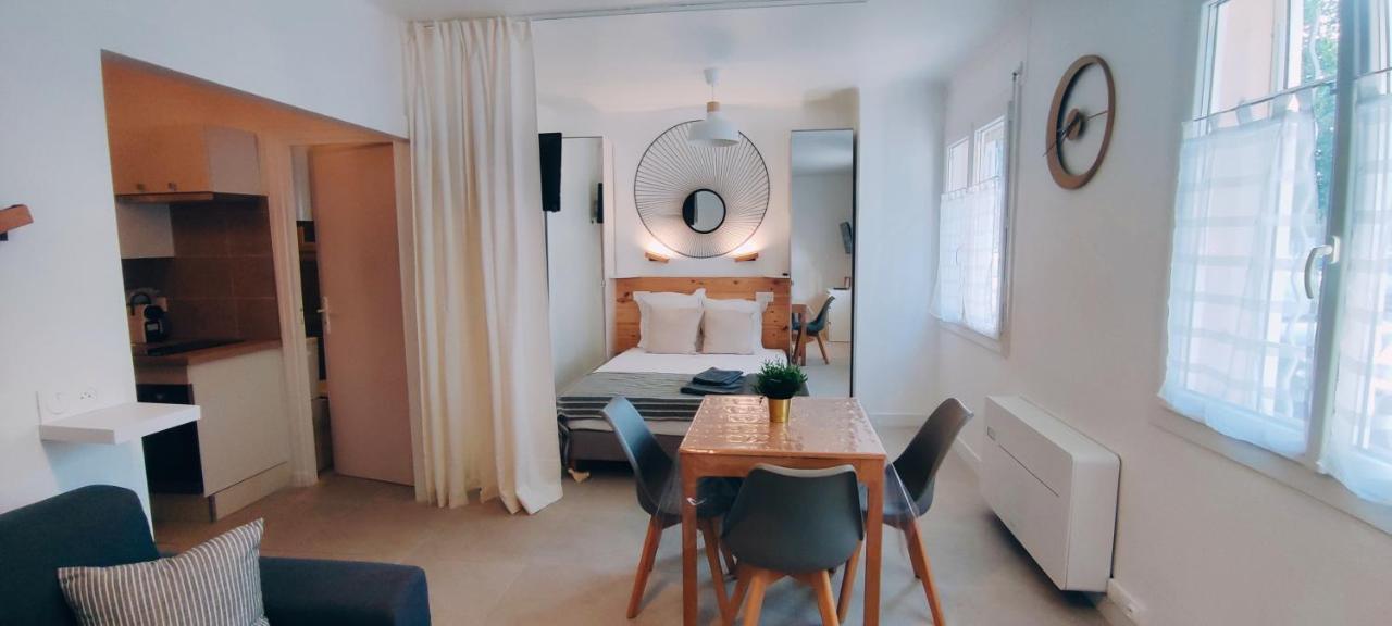 Le Studio Des Tours - Parking Apartment Арл Екстериор снимка