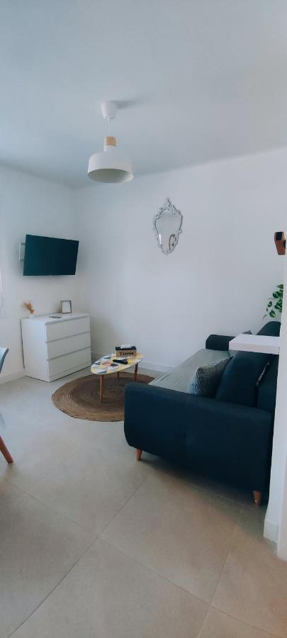 Le Studio Des Tours - Parking Apartment Арл Екстериор снимка
